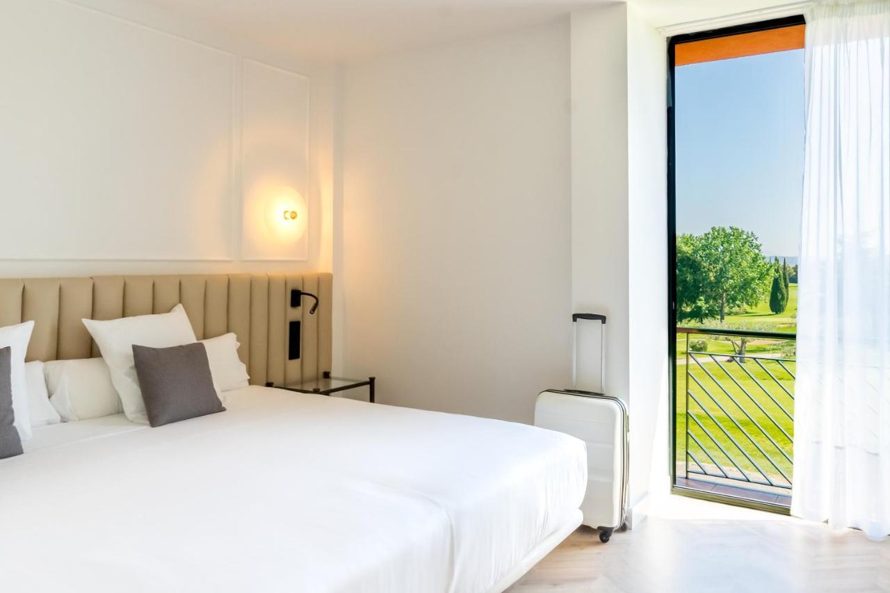 Hotel Torremirona Golf & Spa Navata Exteriör bild